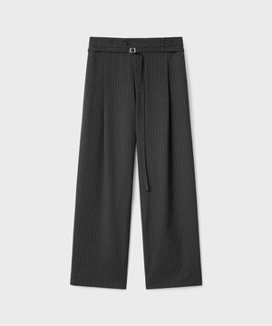 벨티드 턱 슬랙스 - 차콜 스트라이프