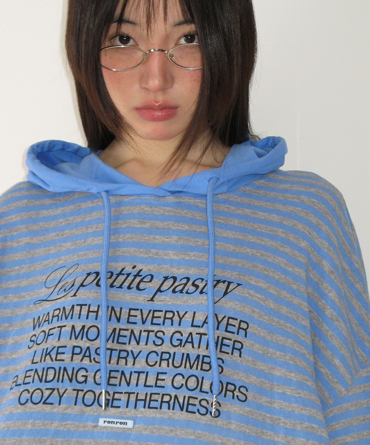 론론(RONRON) STRIPE BLOCKING HOOD LONG SLEEVE BLUE GREY