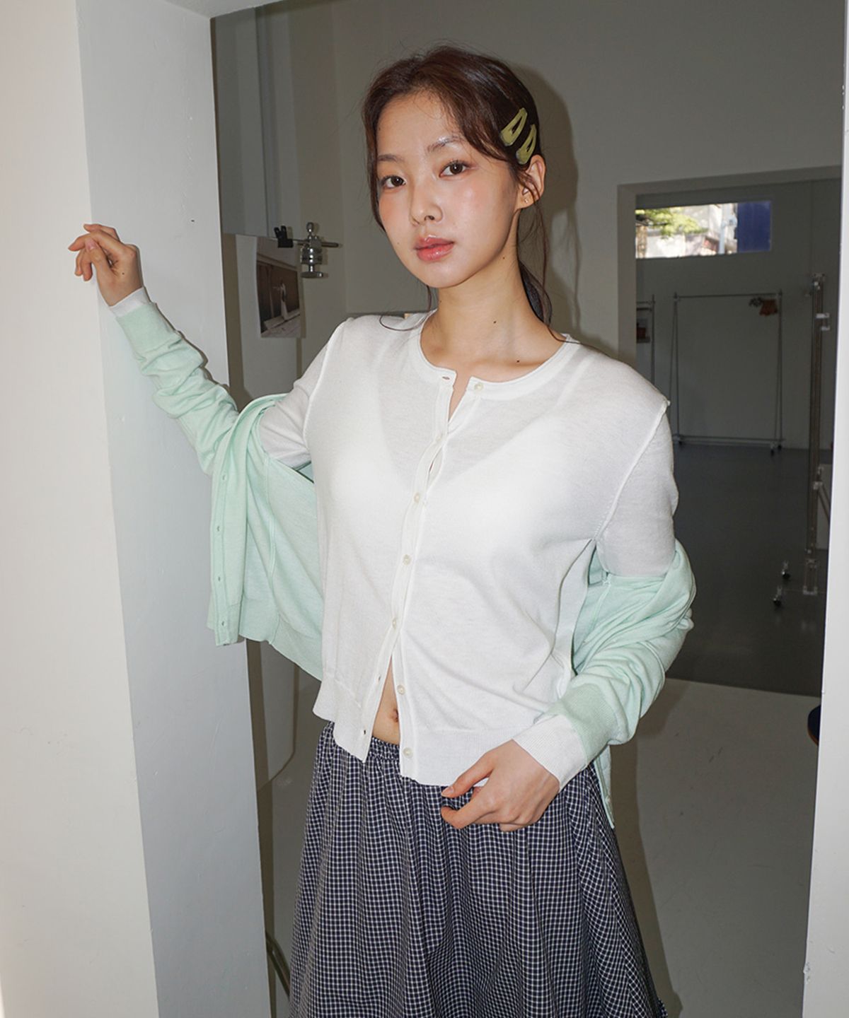 무드인사이드 우먼(MOOD INSIDE WOMAN) (woman) 시어 블렌드 가디건_White