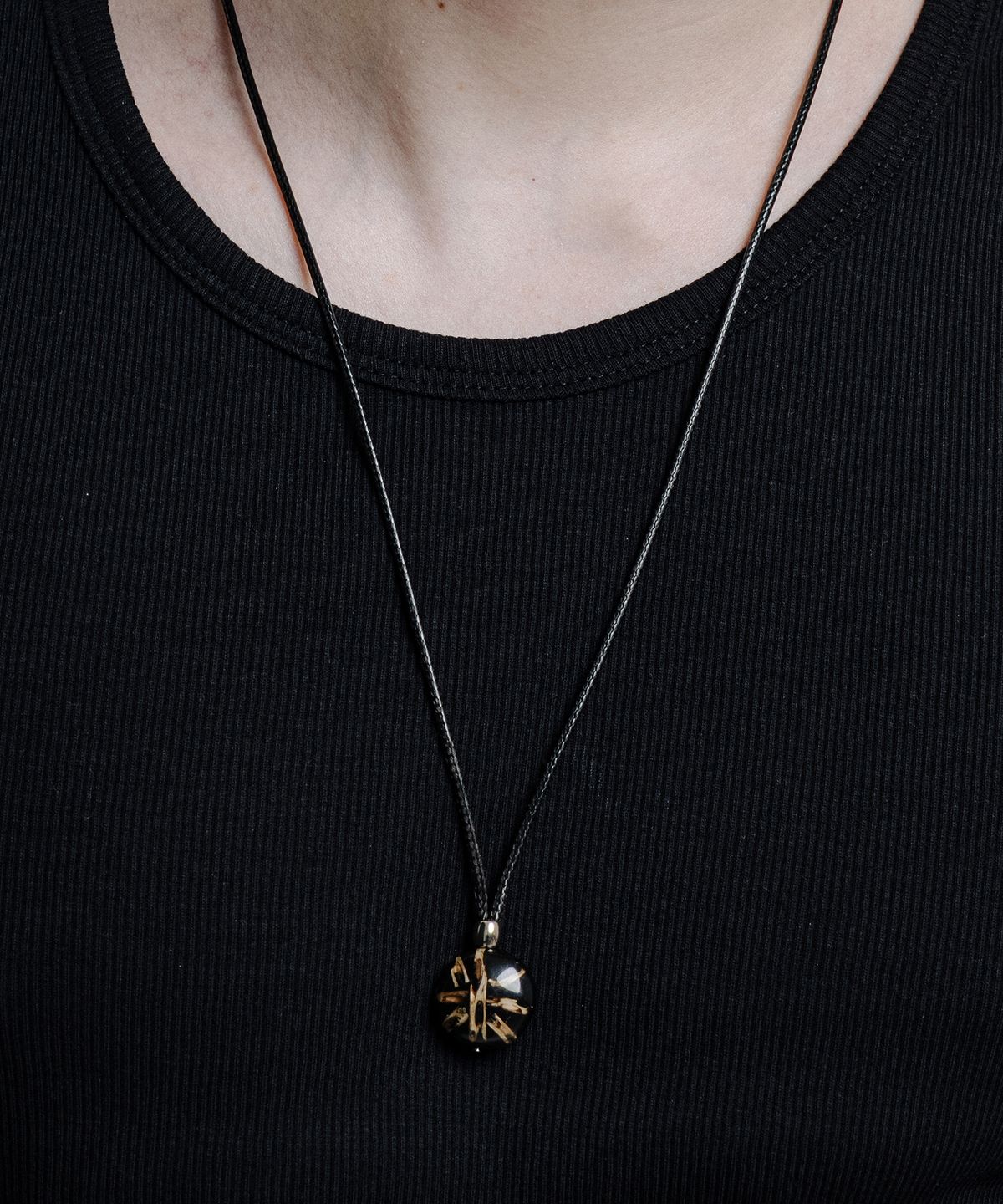 스칼렛또블랙(SCALETTOBLACK) RAM006 PRESERVED LEAF NECKLACE