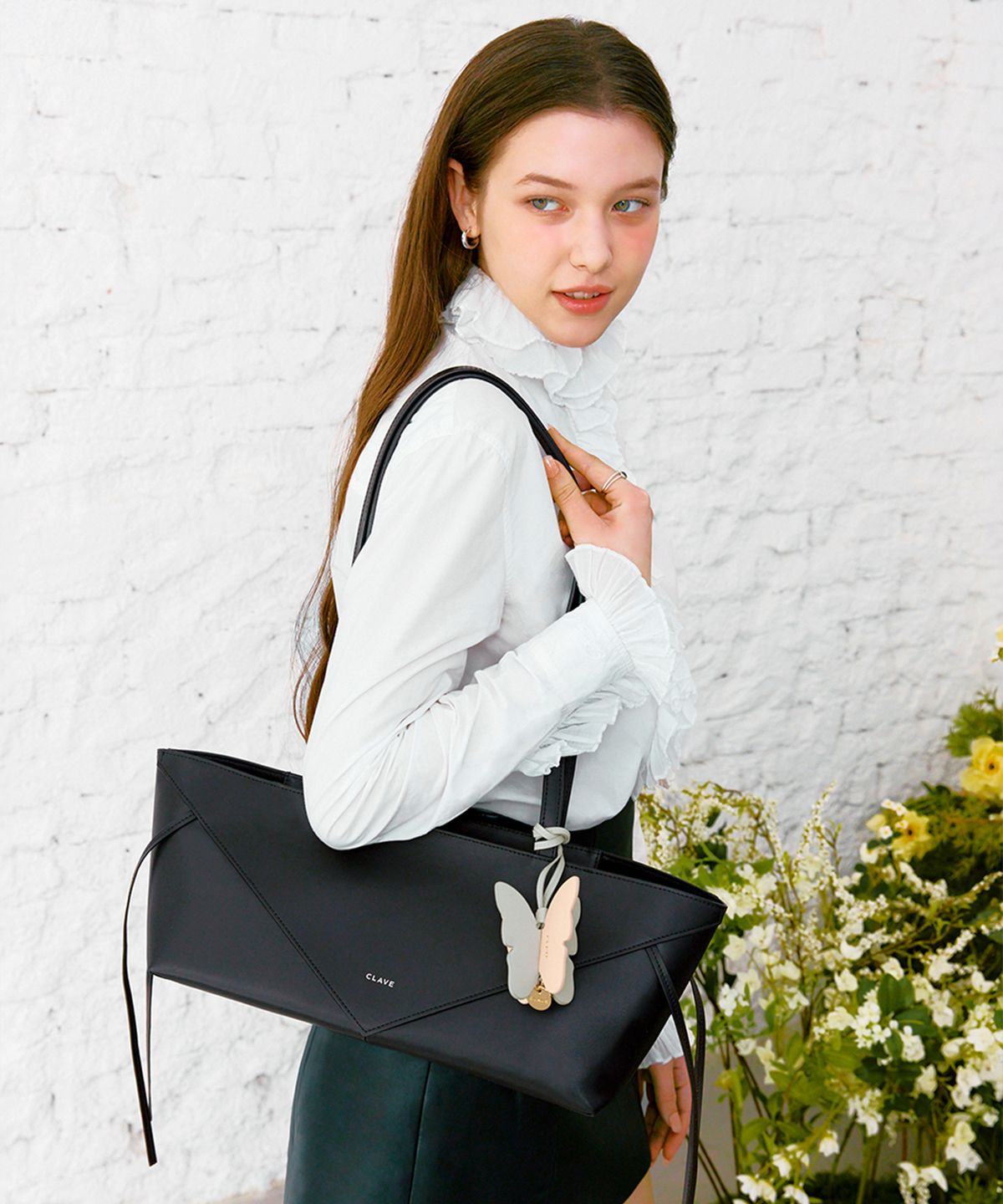 끌라베(CLAVE) 시에나 블랙 토트백 (SIENNA Black Tote Bag)