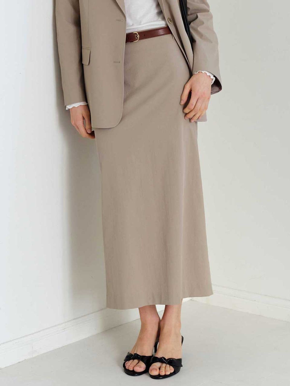 더라이(THERYE) Back Slit Long Skirt(Khaki)