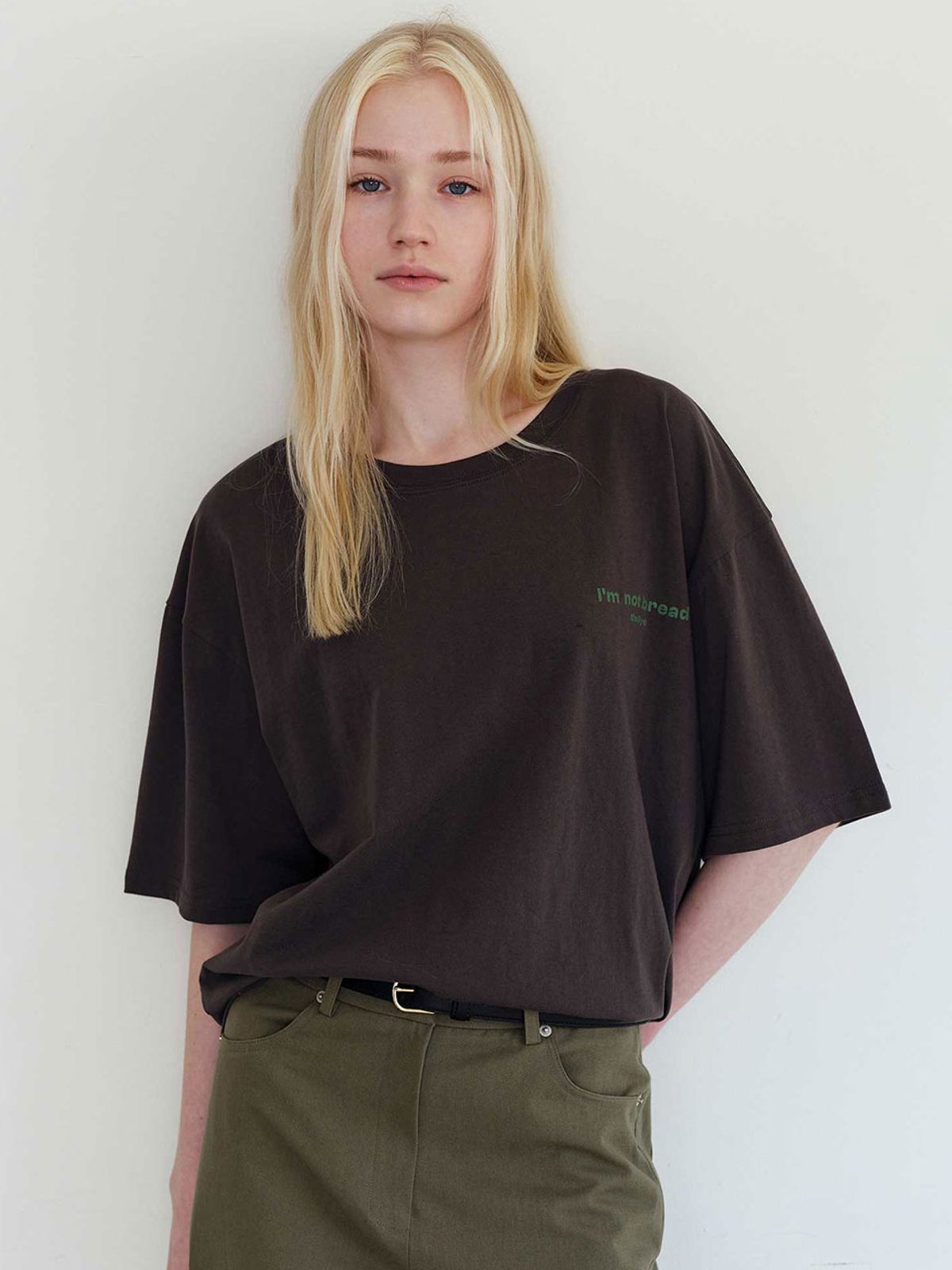 더라이(THERYE) Not Bread Graphic T-Shirt(Charcoal)