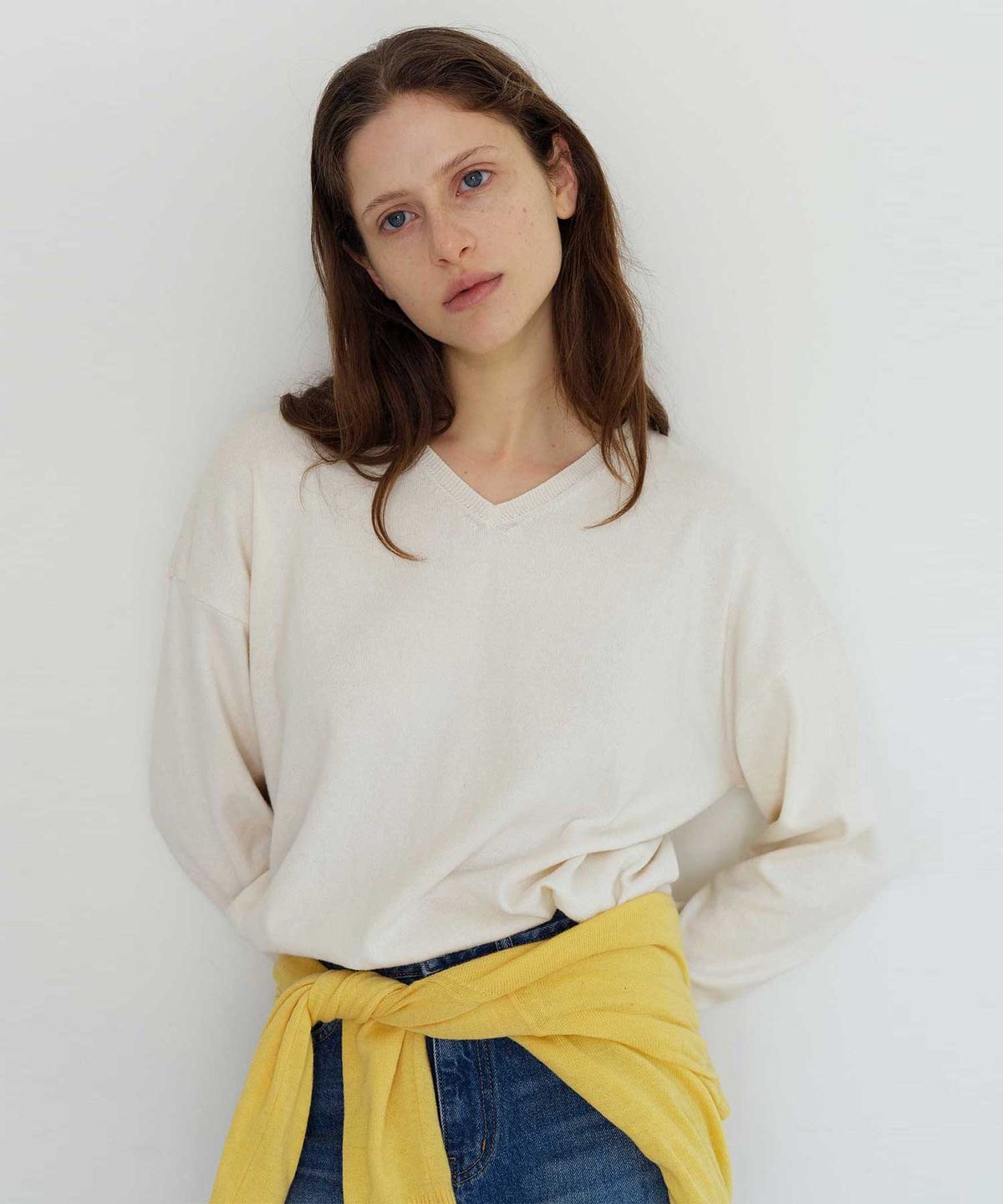 더라이(THERYE) Classic V-neck Knit(Ivory)
