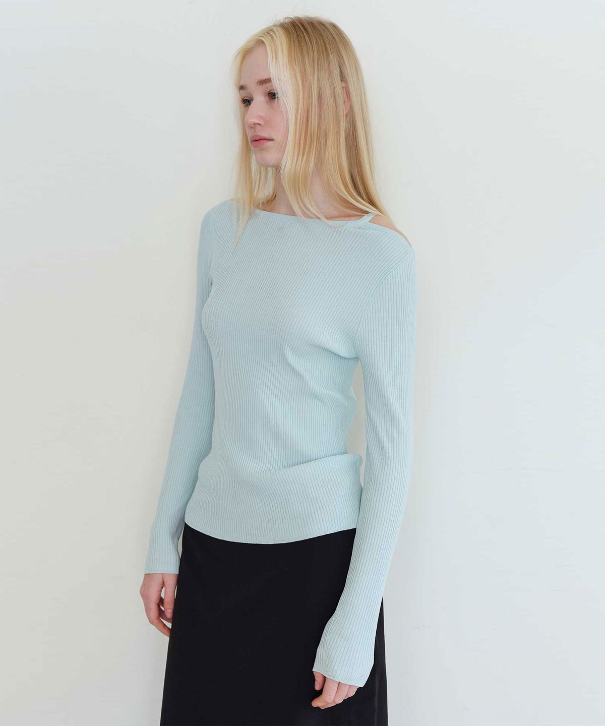 더라이(THERYE) Ribbed Cut Out Knit(Light Blue)