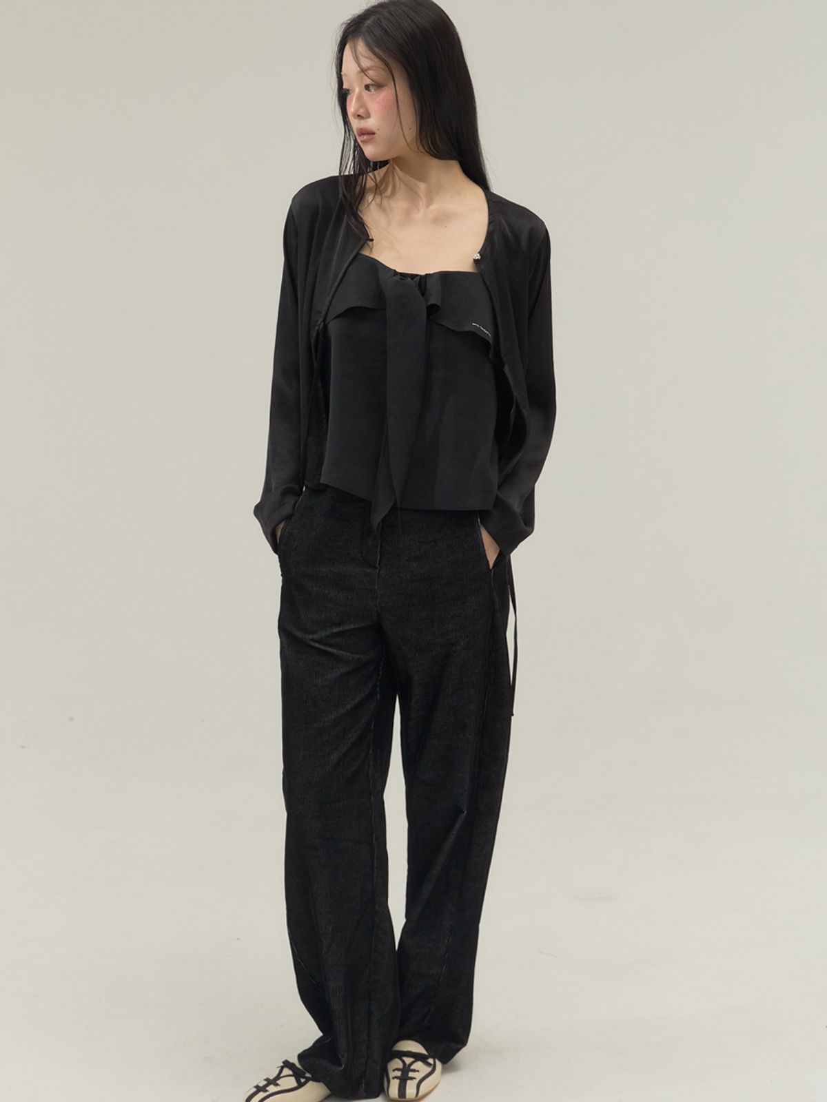 쏘리, 투 머치 러브(SORRY, TOO MUCH LOVE) Silky Open-Front Tie Blouse with Clasp_Black