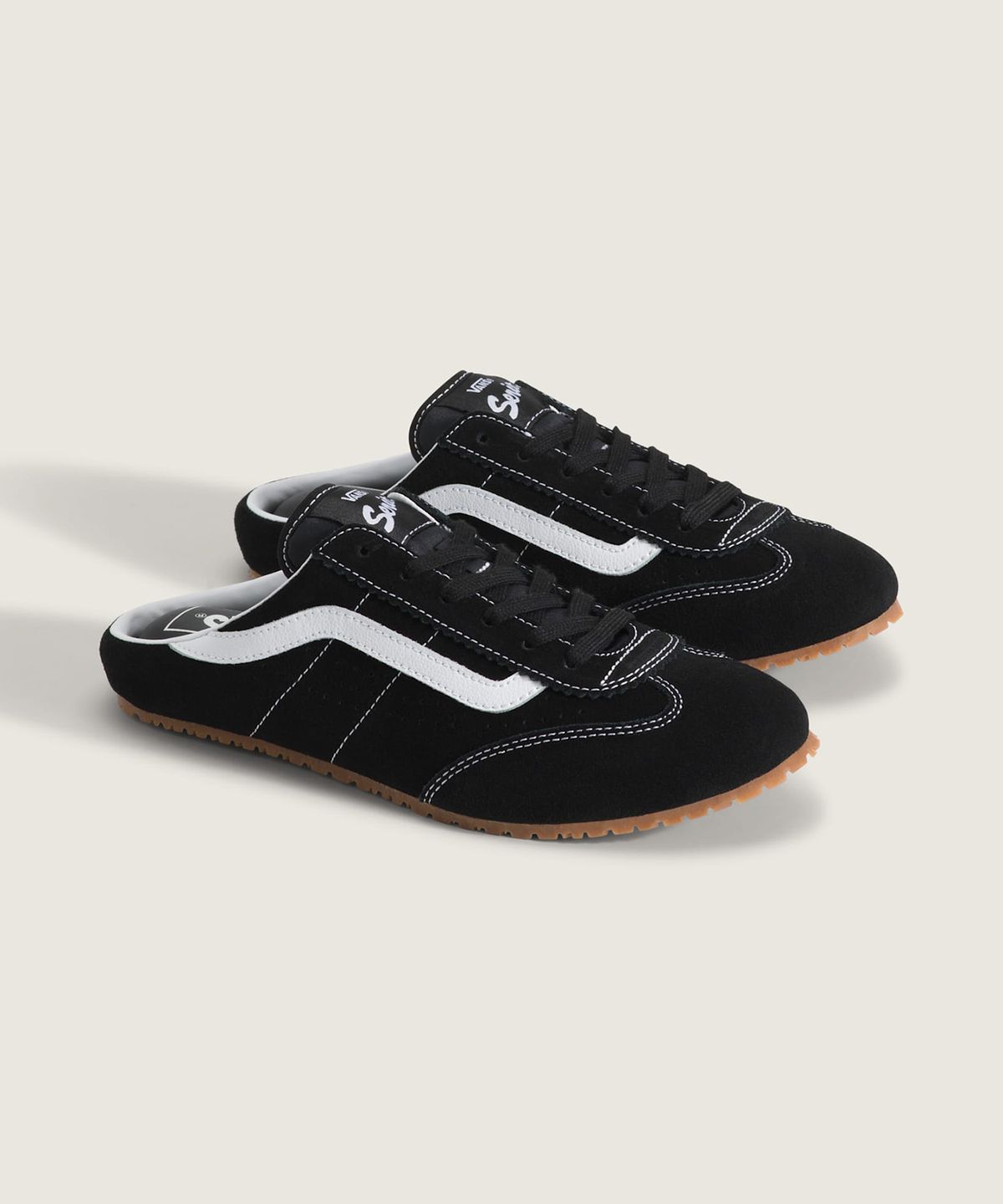 반스(VANS) 슈퍼 로우 프로 뮬 - 블랙:화이트 / VN000EEWBA21