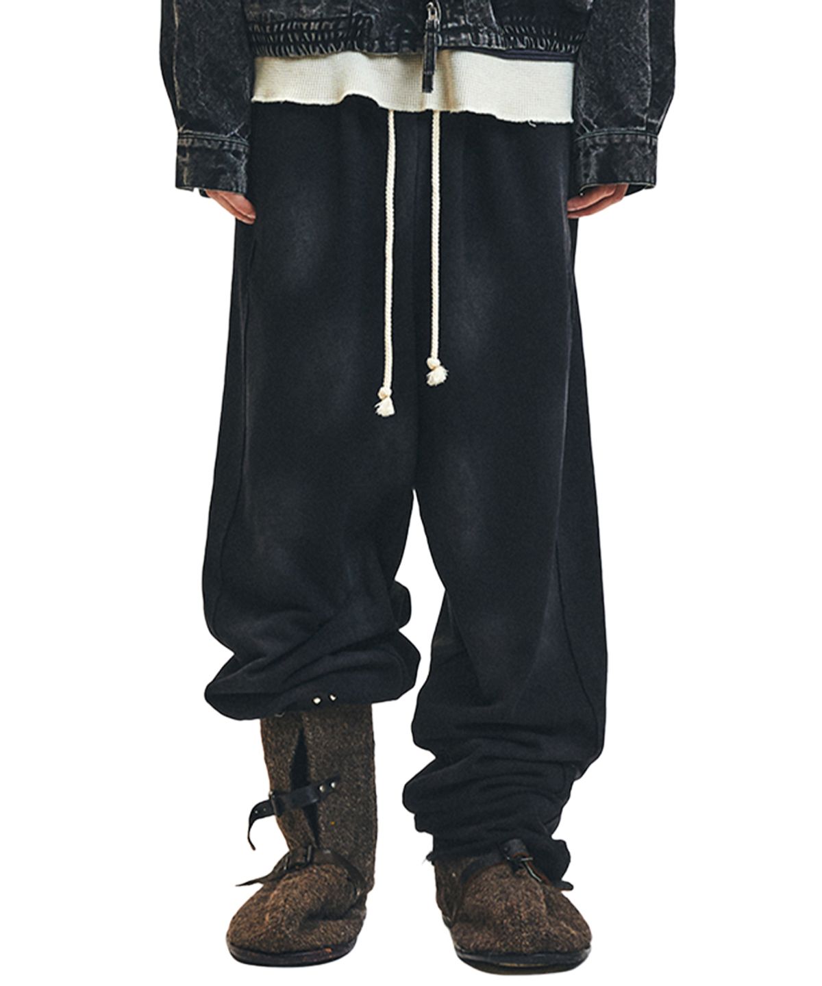 레어리티스(NINE RARITIES) Washed Frayed Sweatpants