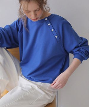 루밍 사선 버튼 맨투맨