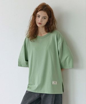 라벨링 루즈핏 트임 탑