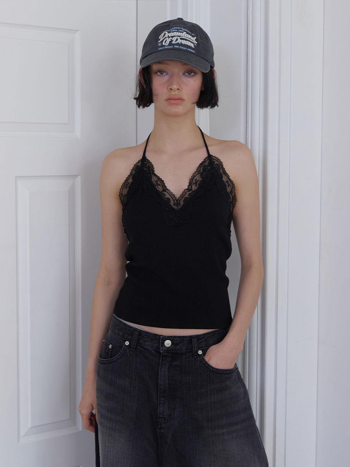 민더리(MEENDERI) LACE HALTER STRAP TOP - BLACK