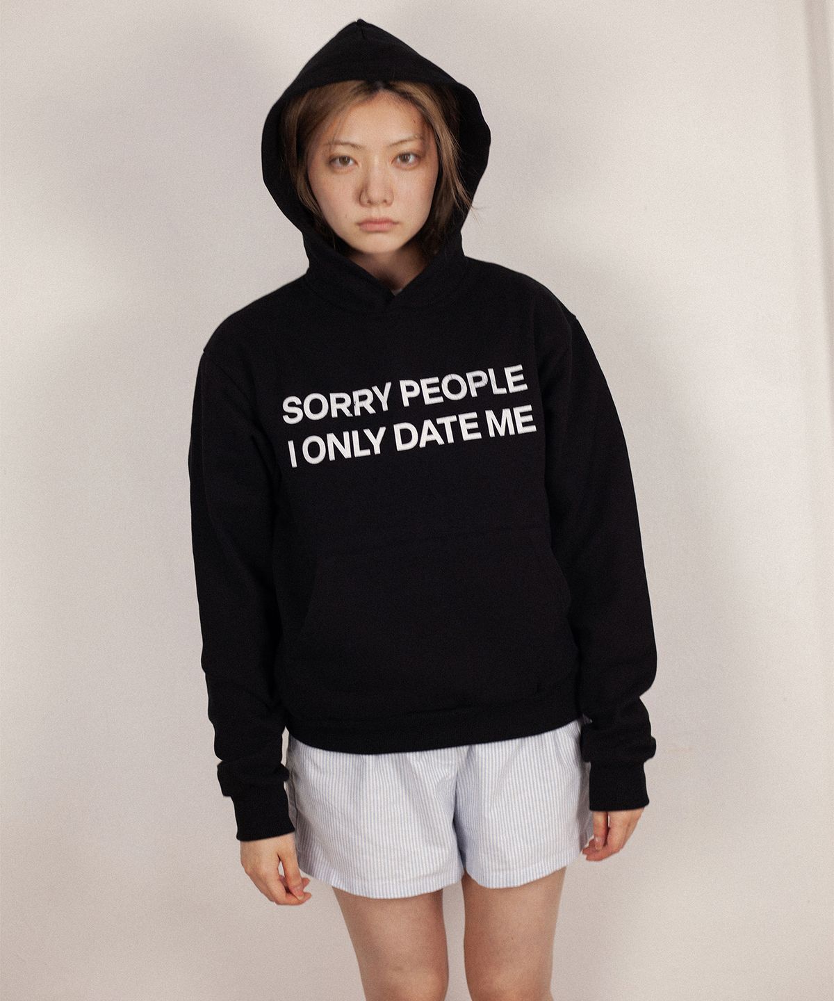 제스픽션(JESSFIXTION) I ONLY DATE ME HOODIE (BLACK)