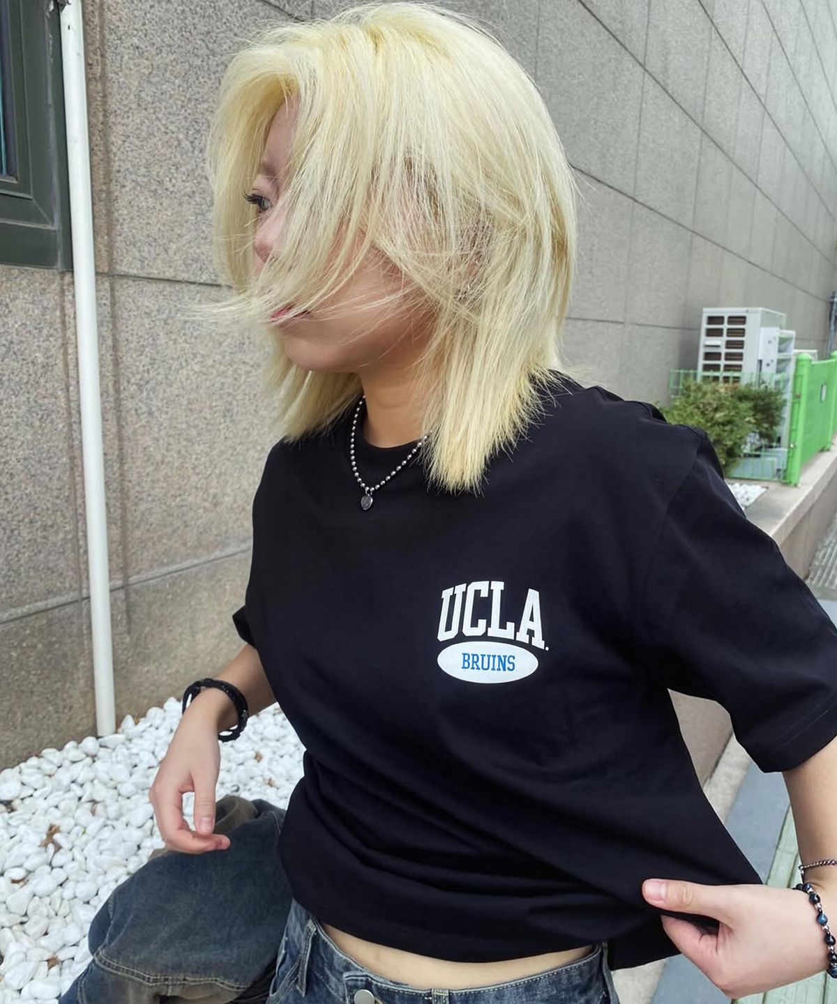 유씨엘에이(UCLA) 남녀공용 UCLA BRUINS 스몰 로고 반팔 티셔츠[BLACK](UC4STA1)