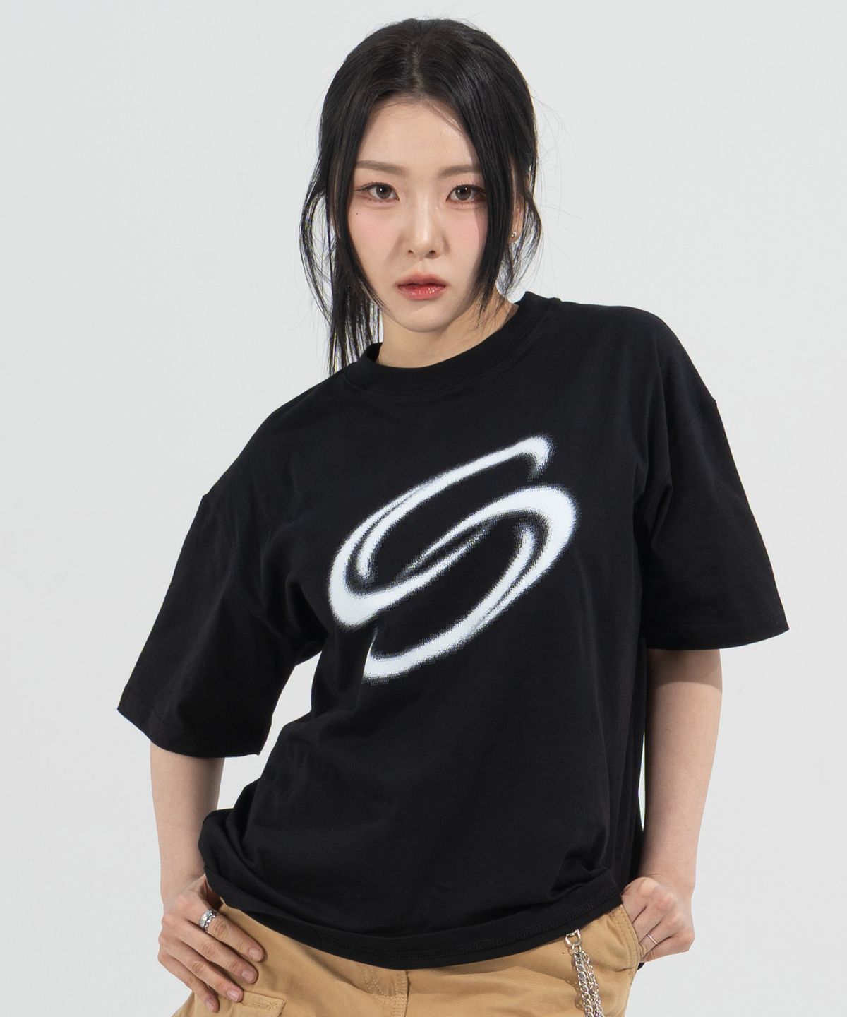 페이즈화이트(PHASEWHITE) [PHASE_1] DOUBLE LOOP LOGO TEE_BLACK / 8802026-ST03