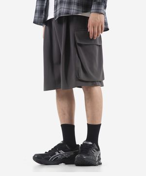 컴포트 빅 포켓 원턱 와이드 버뮤다 카고 스웻 팬츠 (CHARCOAL)