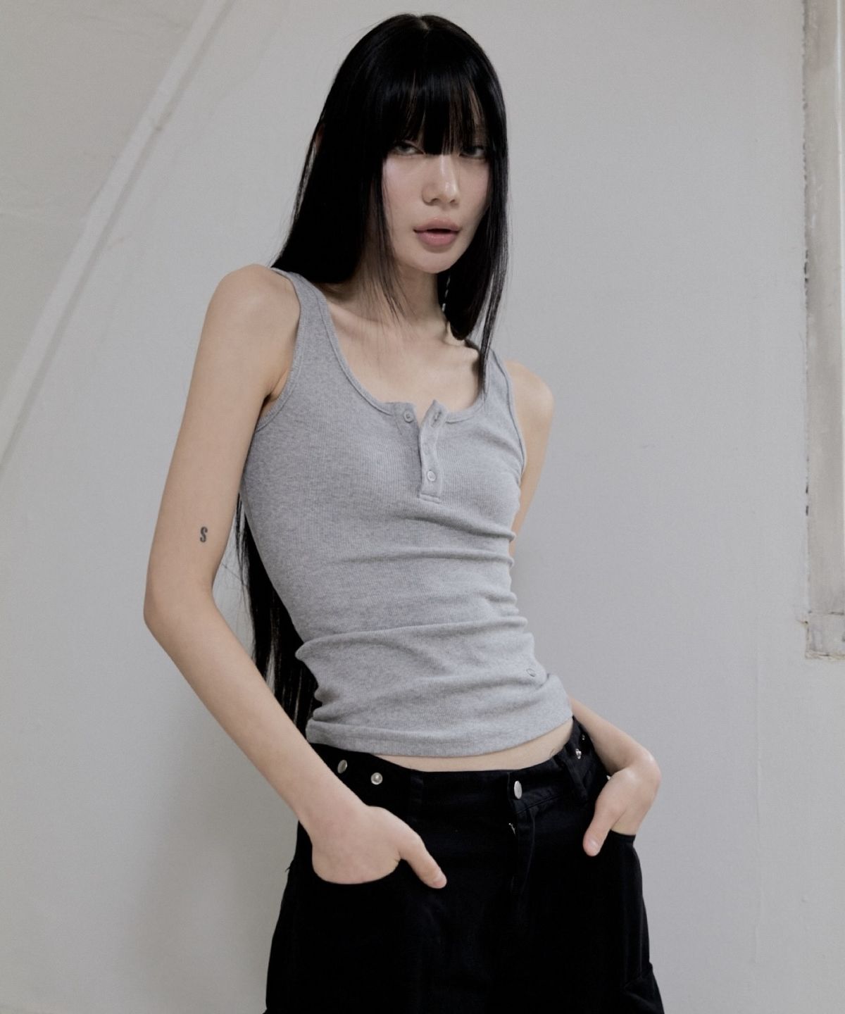 511비전(511VISION) PURE BUTTON SLEEVELESS , GREY
