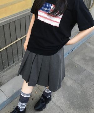 팬던트 디테일 플리츠 스커트_그레이