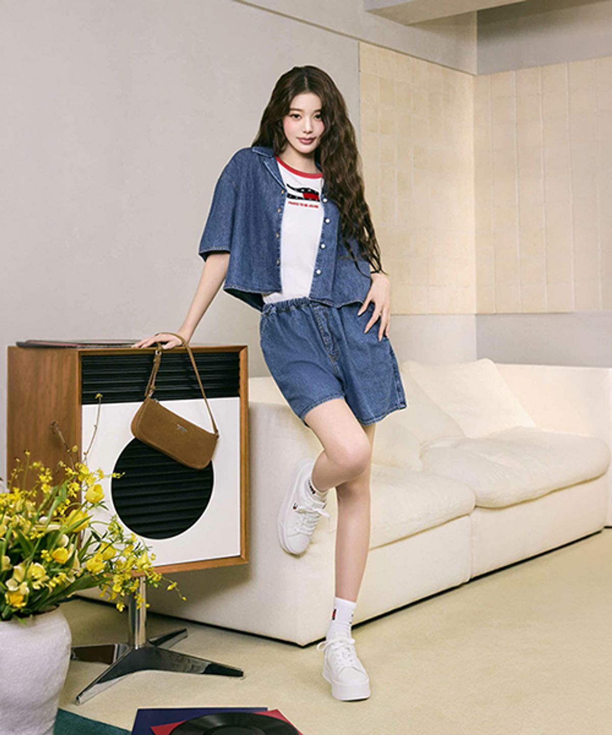 타미진스(TOMMY JEANS) 크롭 샴브레이 셔츠 (T32G1NSH01TWT11A5)