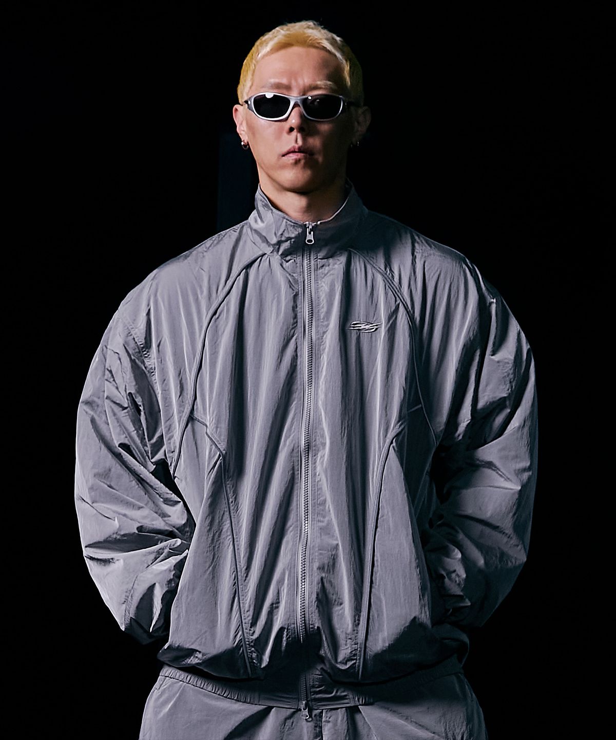 더랭크(THERANK) DRY SHELL HYBRID TRACK JACKET [METALLIC GRAY]