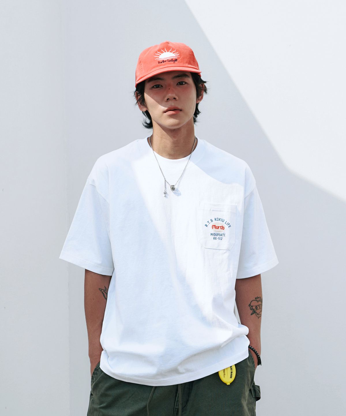 미드업데이트(MIDUPDATE) Mud pocket print T shirts White