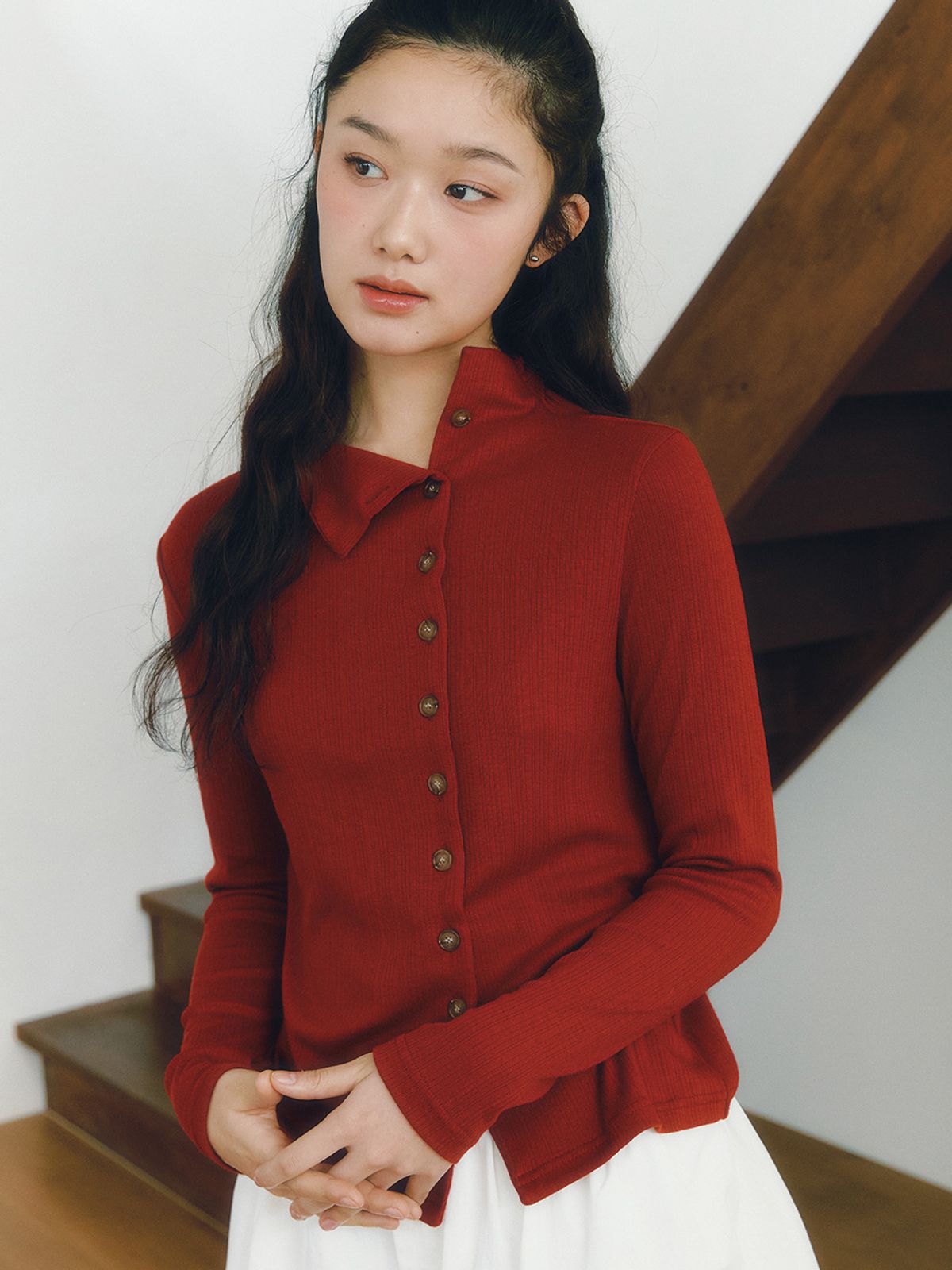 가니송(GANISONG) 하프 넥 버튼 풀오버_레드