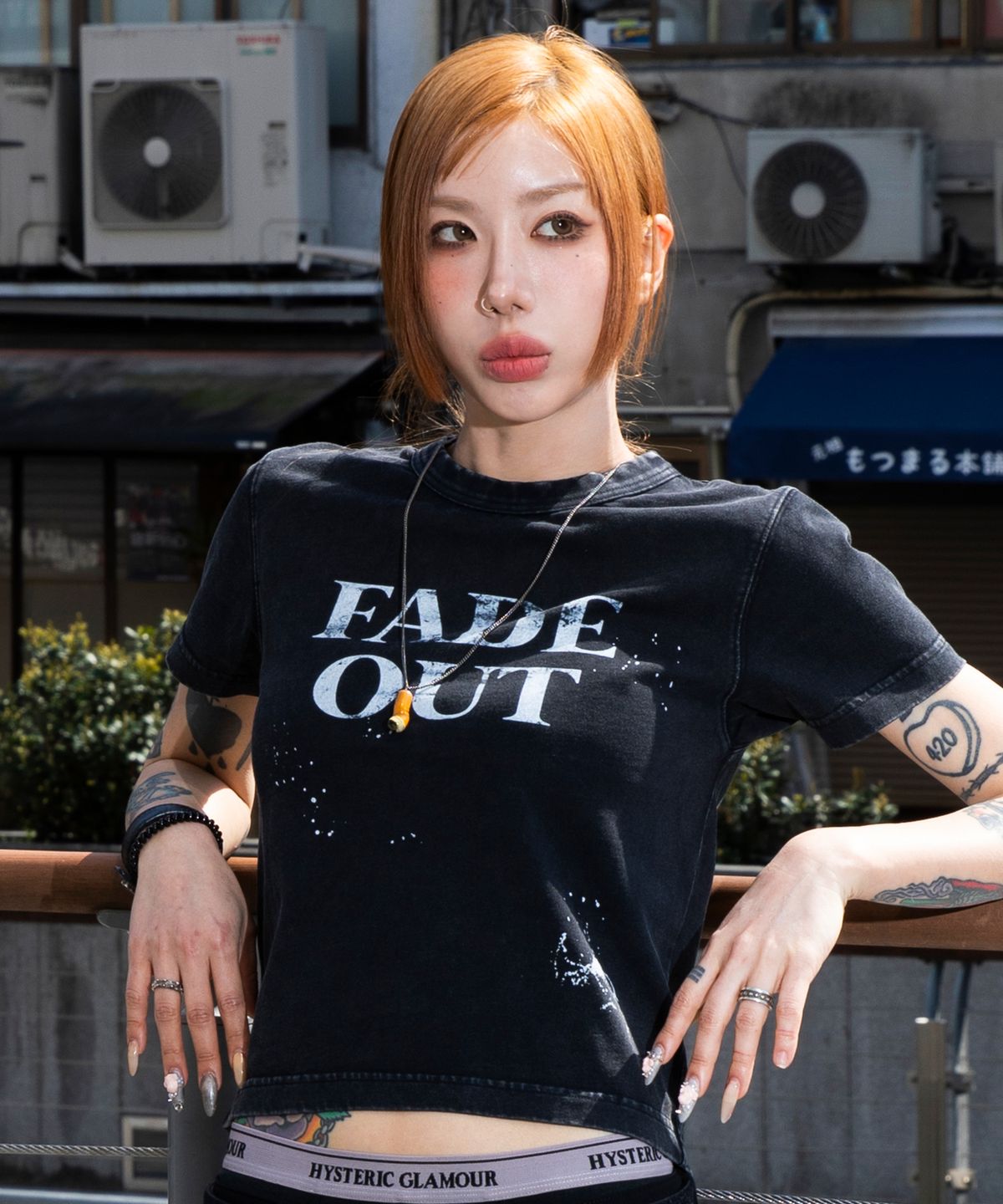 엑스톤즈(XTONZ) XF009 페이드 페인팅 워싱 티셔츠 (BLACK)