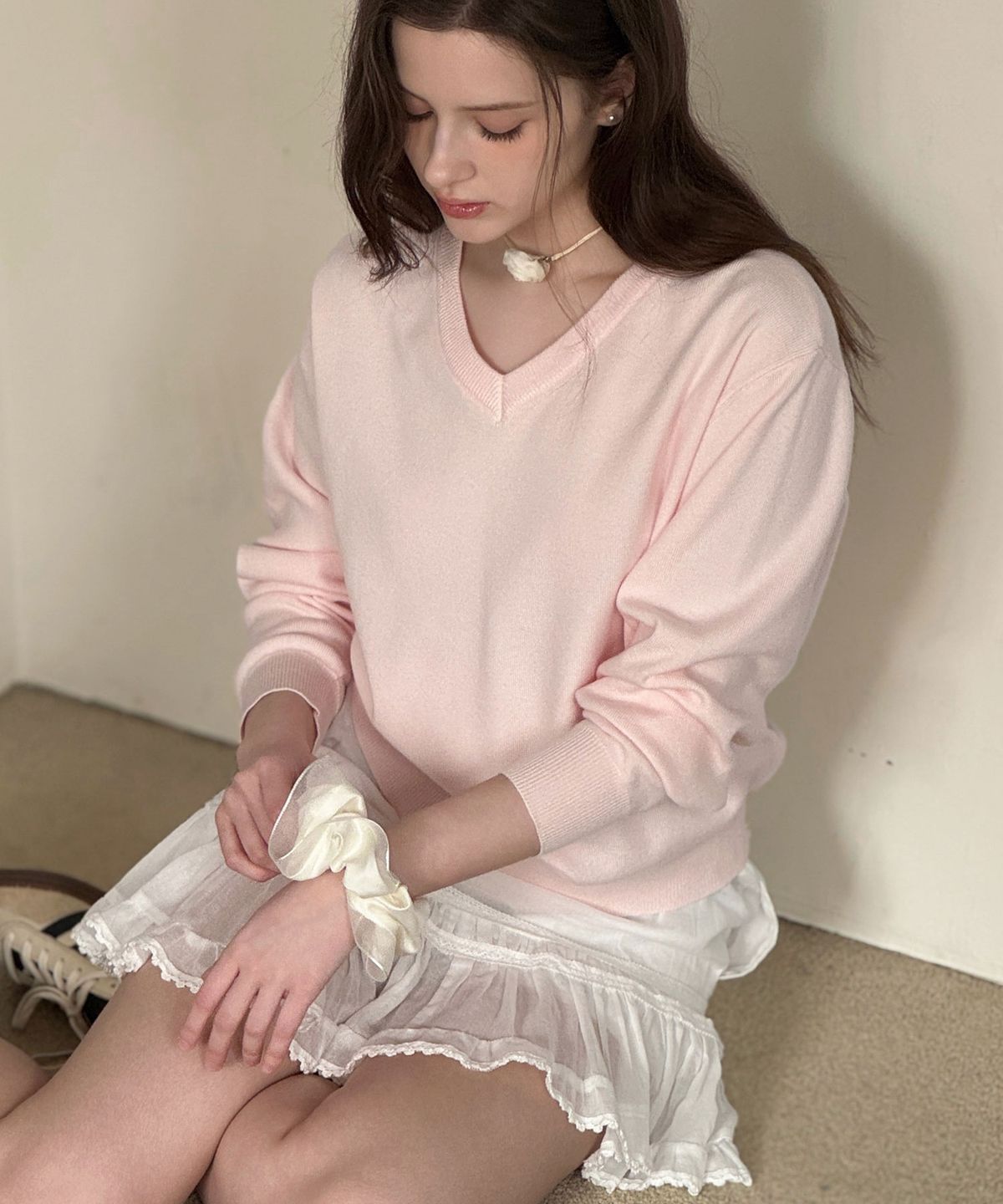 로트르드민(LAUTREDE MIN) V Neck Knit Pullover