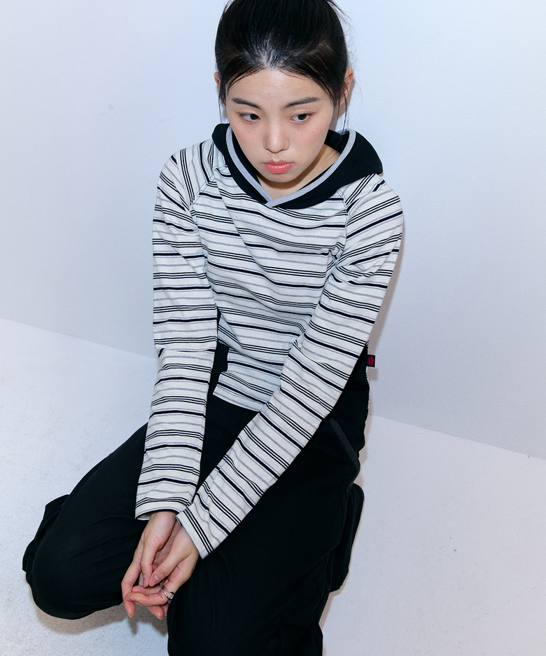 스트라이프 패널 후드 티셔츠 (Black)