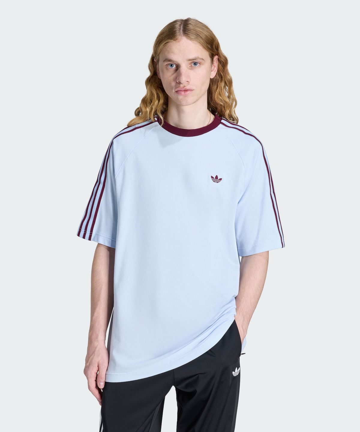 아디다스(ADIDAS) BRITCORE 쇼트 슬리브 링거 티셔츠 - 클리어스카이 / HZ3831