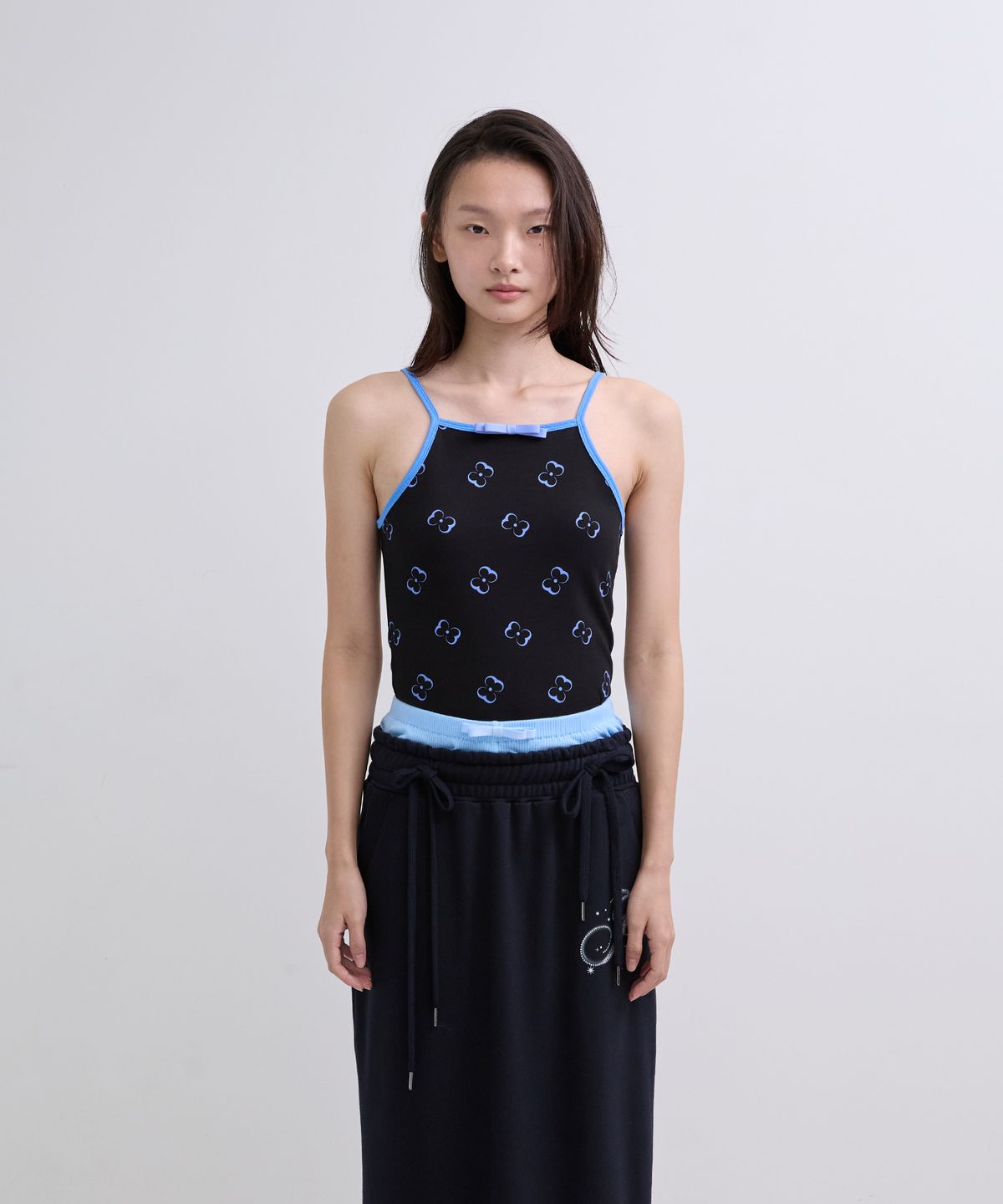 파쿠아(PAKUA) PAKUA MONOGRAM STRAP TOP_BLACK