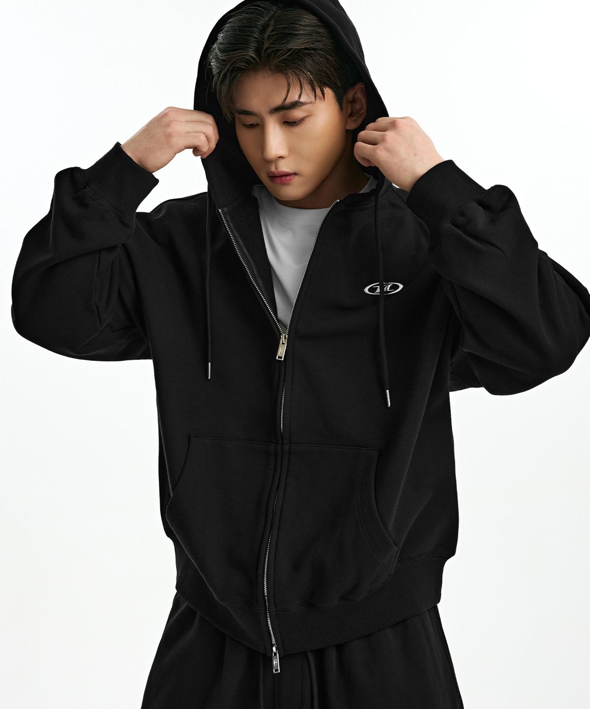 본투윈(BORN TO WIN) CHROME B HOODIE ZIP-UP [BLACK]