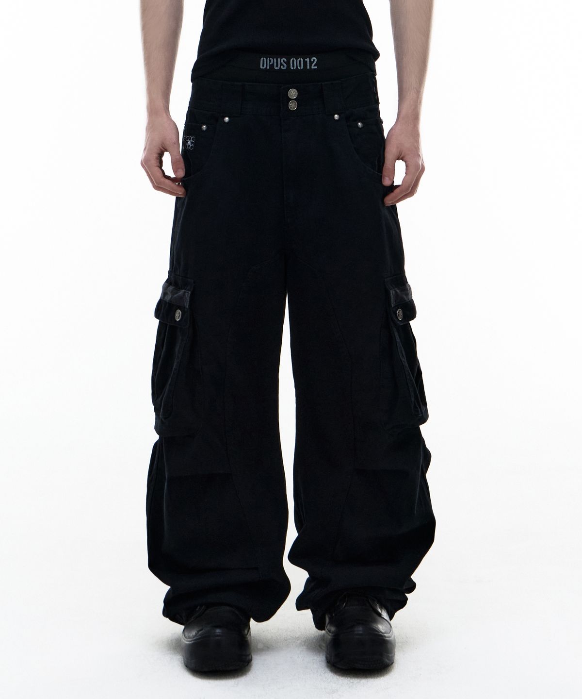 오퍼스 0012(OPUS 0012) Op. 08 BIND CURVED CARGO PANTS BLACK
