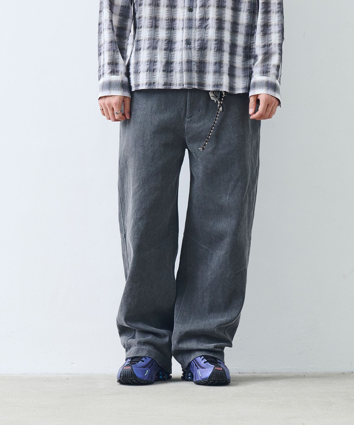 논타입(NONTYPE) PIGMENT CURVED WIDE PANTS VOL.2 (CHARCOAL)