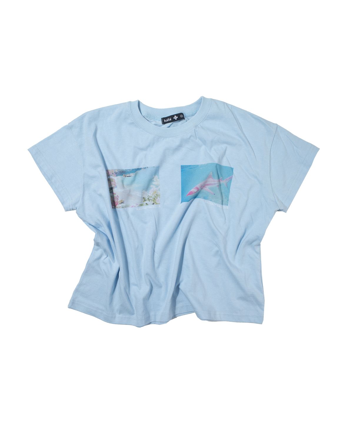 카이파이(KAIFAI) 썸머 메멘토 반소매 티셔츠 (스카이 블루) K26QB237