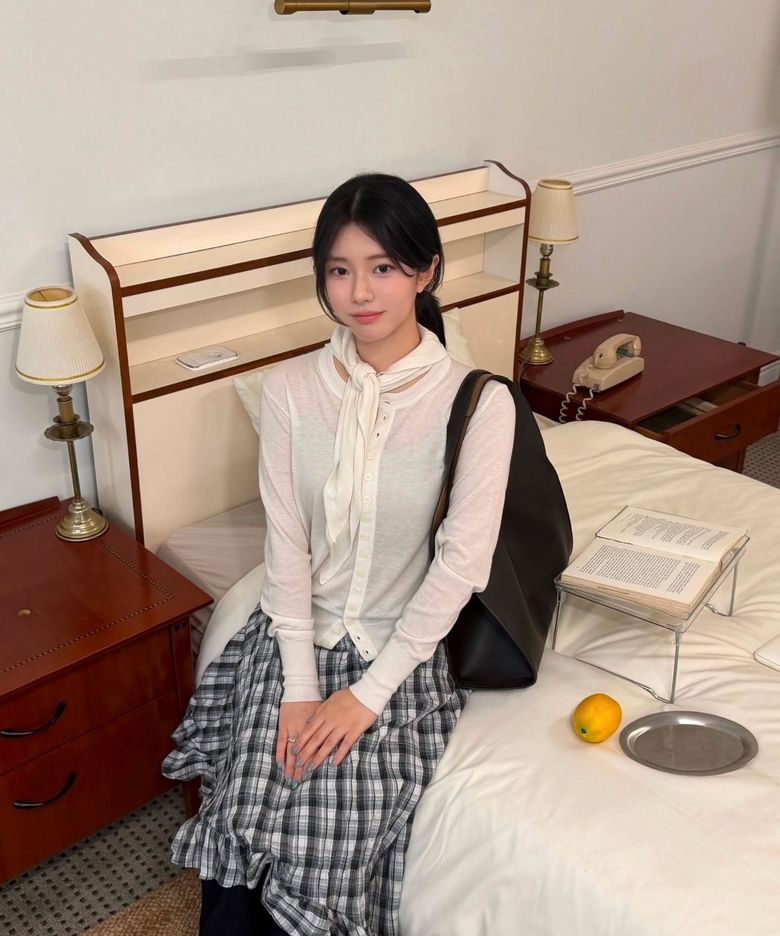 실크 레이어드 스카프 니트 가디건 셋업 (7C)