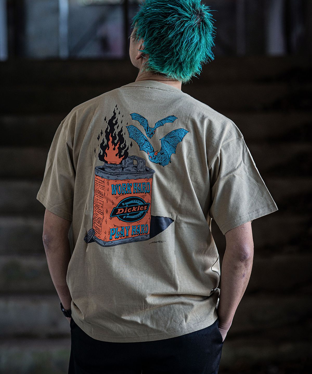 디키즈(DICKIES) 디키즈 X Hirotton 오일 티셔츠 Khaki