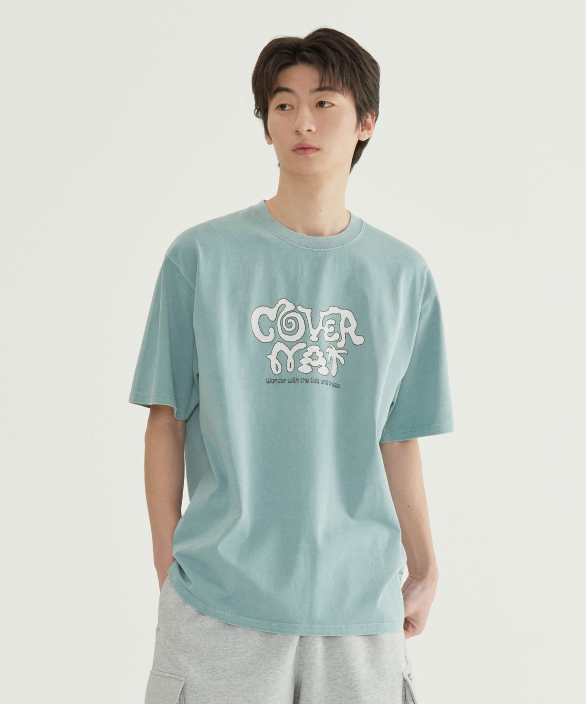 커버낫(COVERNAT) 레트로 로고 그래픽 다잉 티셔츠 라이트 블루