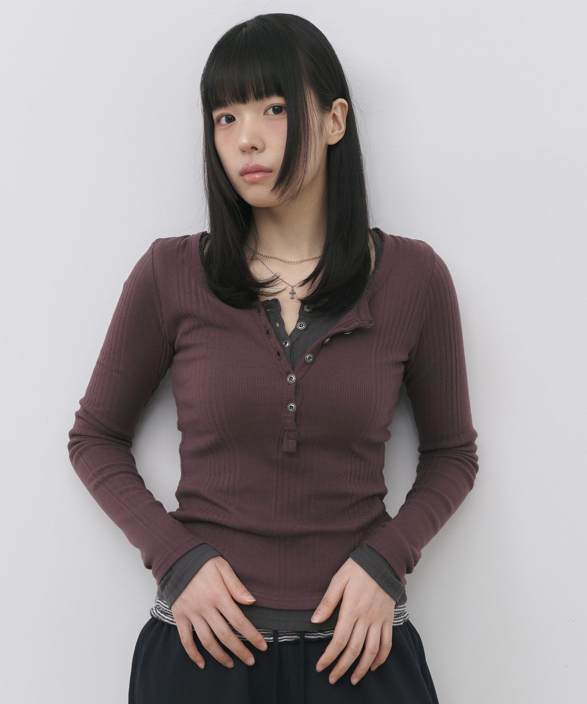 세울(SSEUL) 더블 헨리넥 버튼 긴팔티셔츠_딥퍼플