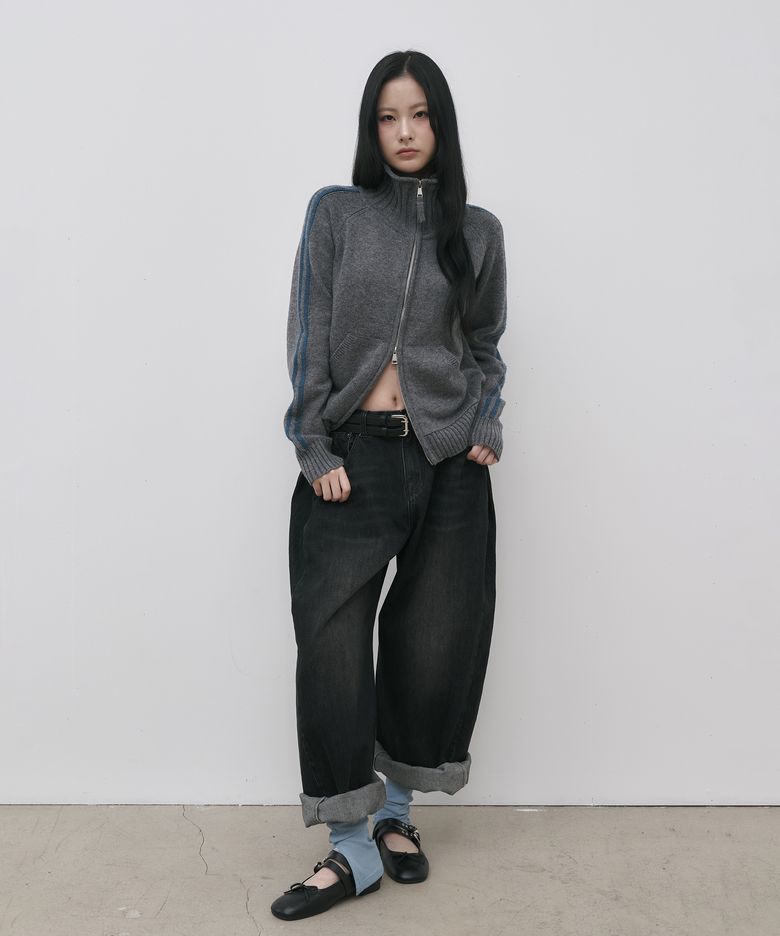 와이드 워싱 사이드 핀턱 데님팬츠_흑청