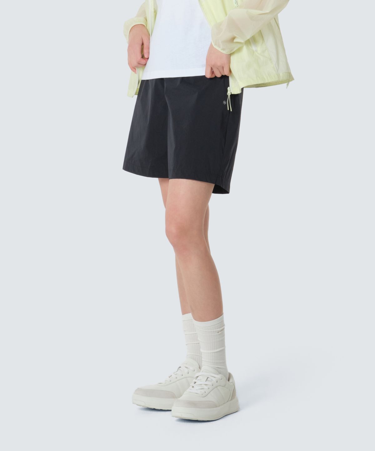 스노우피크 어패럴(SNOWPEAK APPAREL) 피코 선블록 퍼텍스 초경량 여성 반바지 (S26MWTHP79) Dark Charcoal