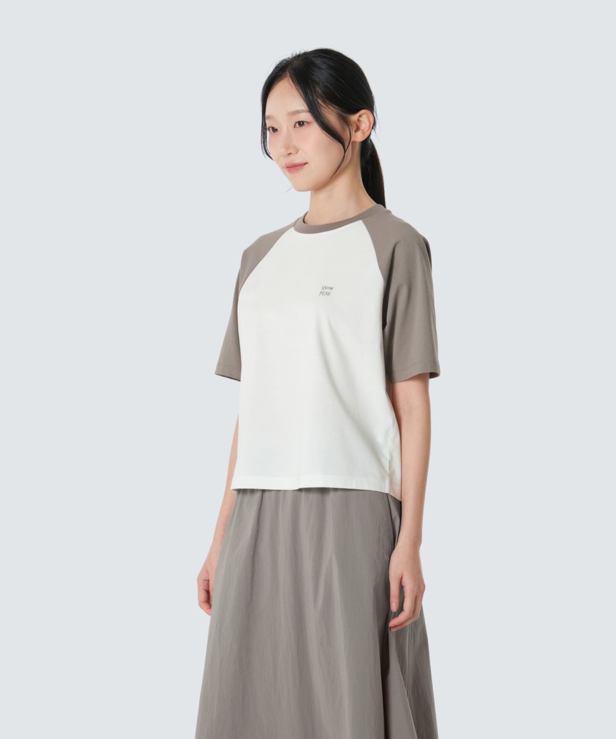 스노우피크 어패럴(SNOWPEAK APPAREL) 에어로쿨 여성 배색 반팔 티셔츠 (S26MWFTS29) Vintage Gray