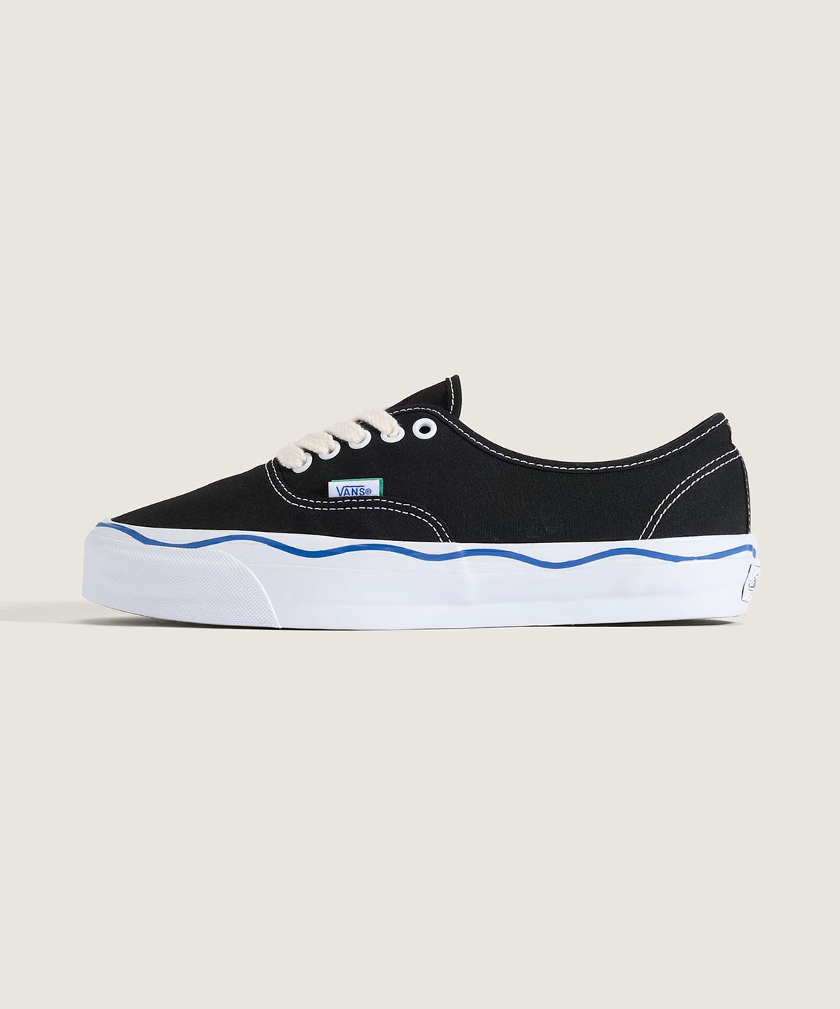 반스(VANS) 프리미엄 어센틱 44 - (서울) 블랙:화이트 / VN000EAABPB1