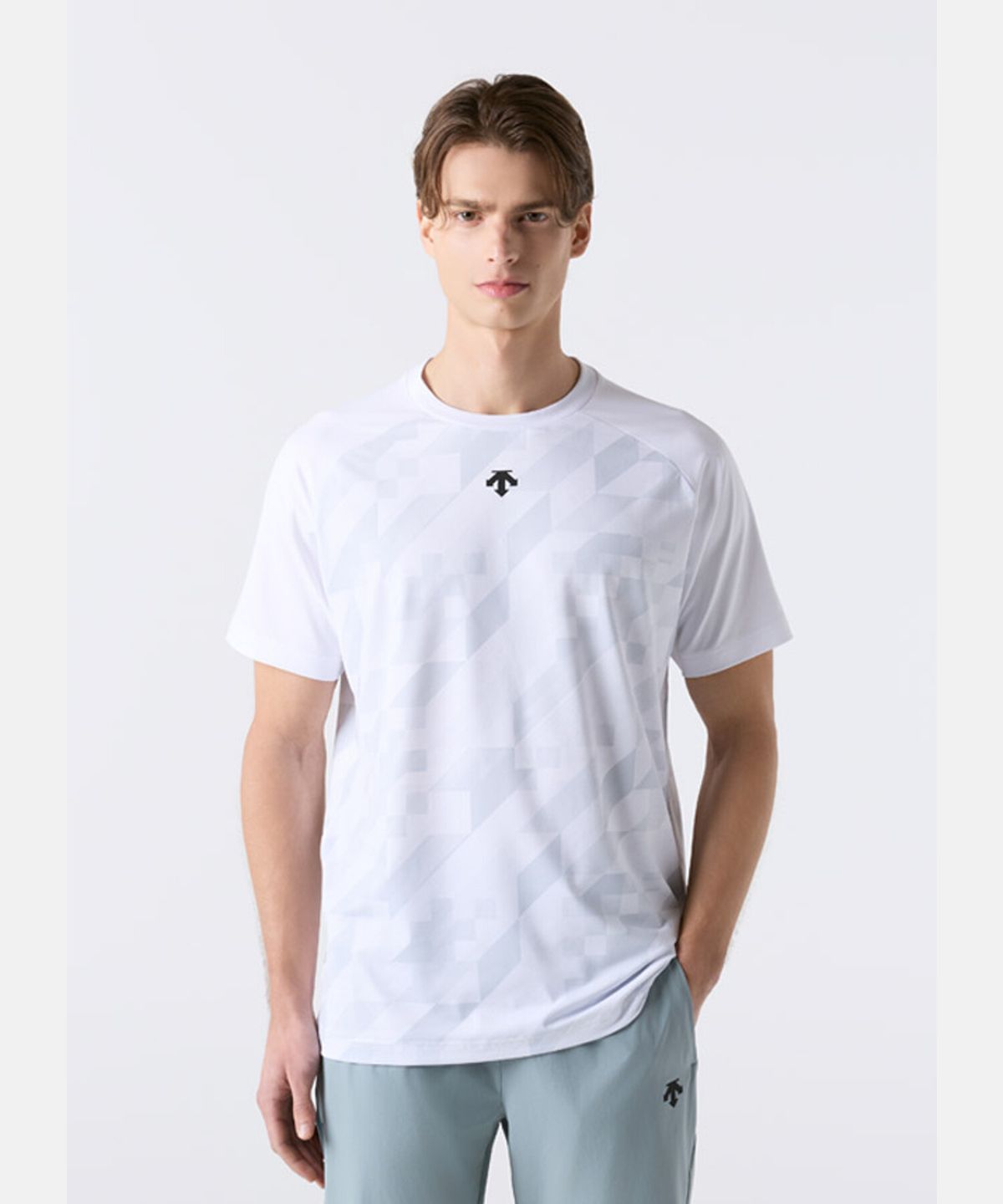 데상트(DESCENTE) 스위스 트라이애슬론 그래픽 반팔 티셔츠 화이트 SR221ITS55
