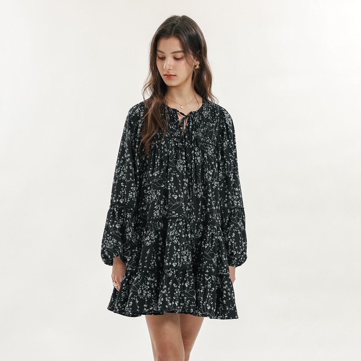 웬스데이딜라잇(WEDNESDAY DELIGHT) WD_Floral tiered mini dress_2color