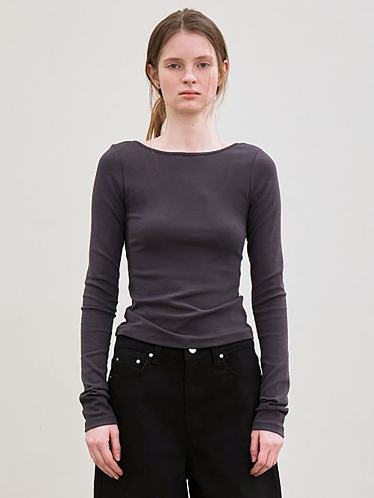 르(LE) back scoop neck long sleeves (charcoal)