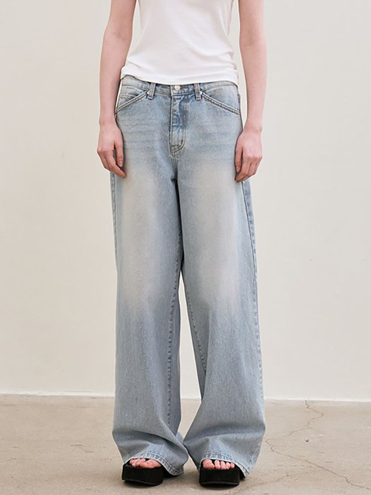 르(LE) wide-fit denim pants (light blue)