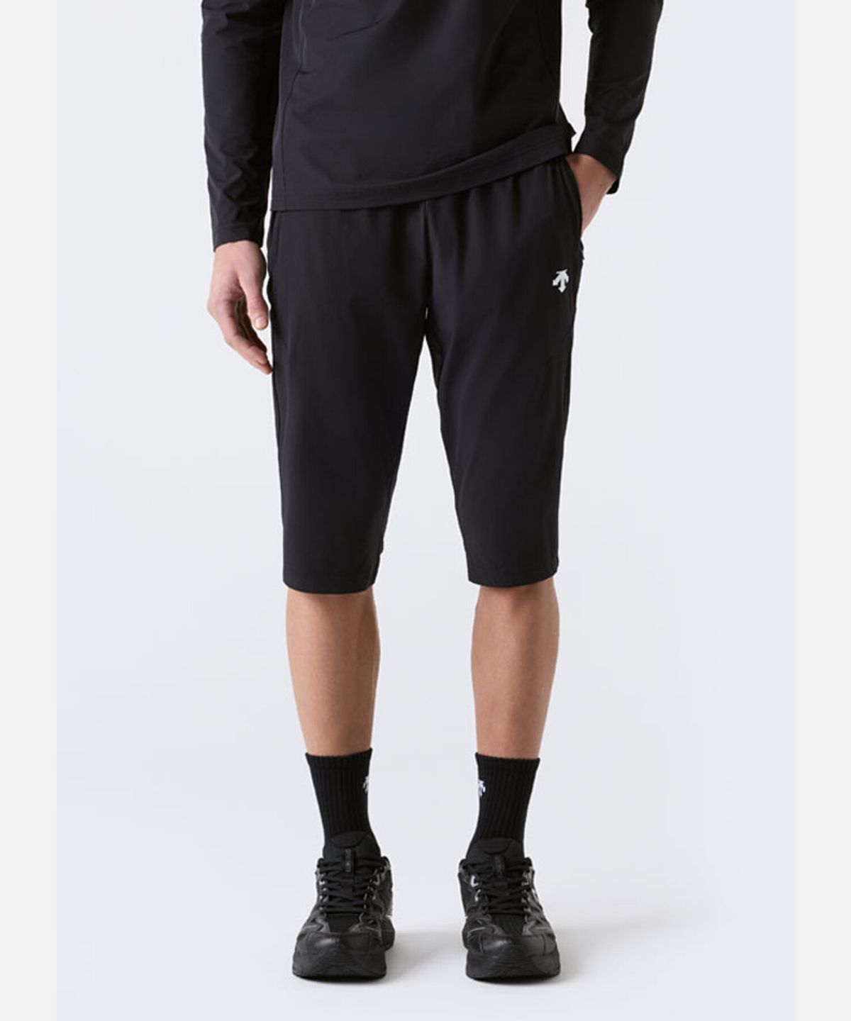 데상트(DESCENTE) 트레이닝 7인치 쿨링 트리코트 팬츠 블랙 SR213TKP41