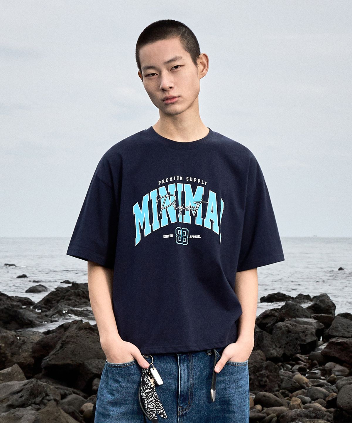 미니멀프로젝트(MINIMALPROJECT) 88 아치 로고 오버핏 반팔티셔츠 MST150C [NAVY]