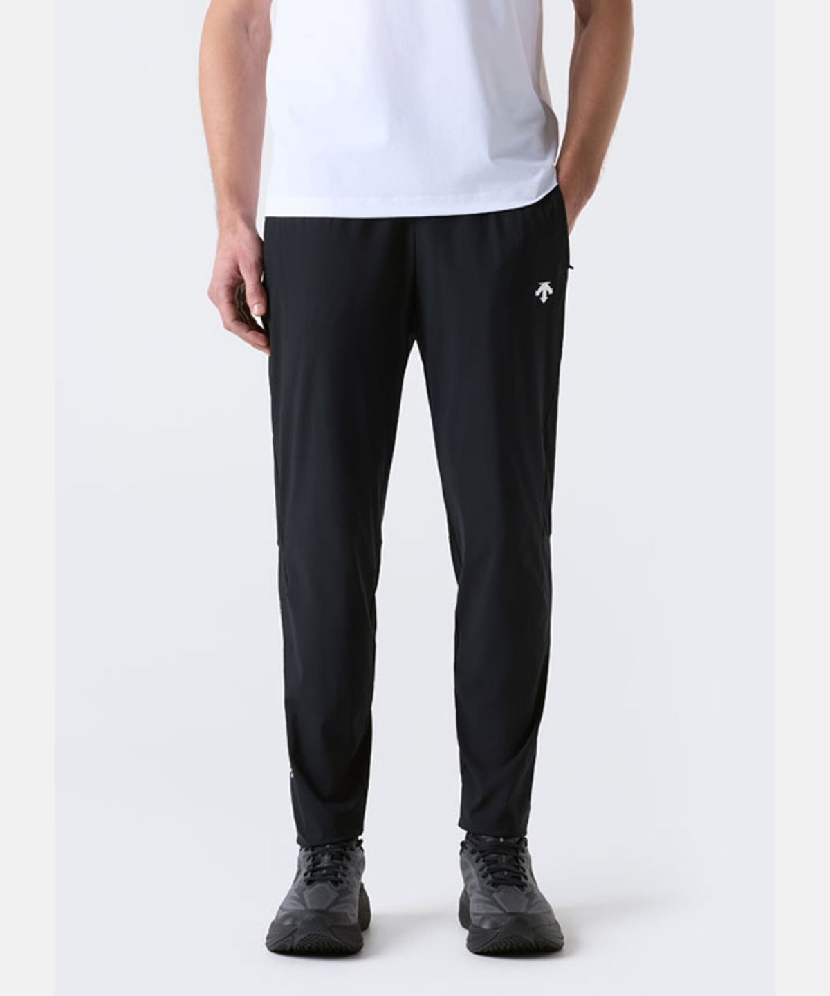 데상트(DESCENTE) 스위스 트라이애슬론 쿨링 트리코트 트레이닝 팬츠 블랙 SR221IFP42