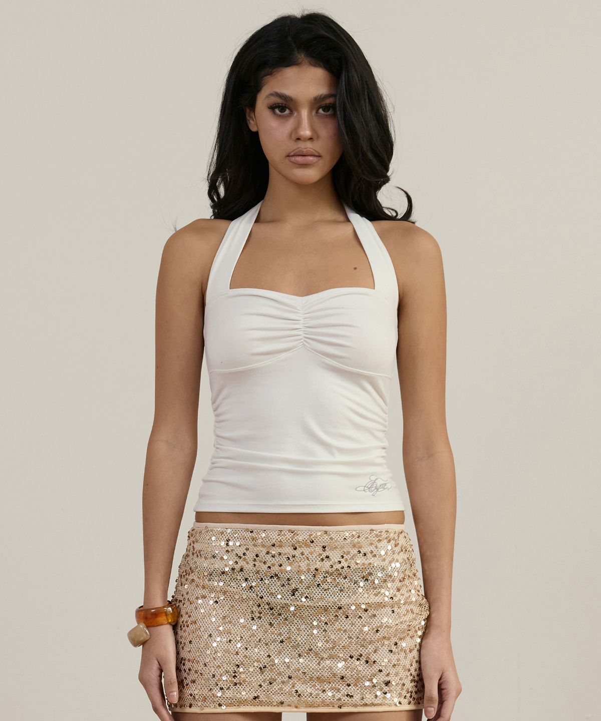 이와이이알(EYEER) Script Logo Bold Line Halter Neck Top - White